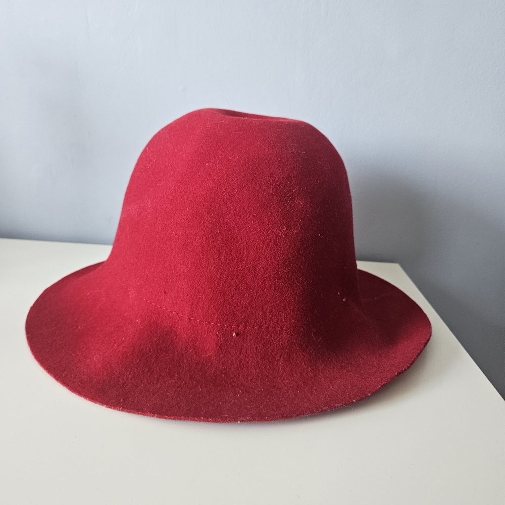 Chic Scarlet Women's Hat
